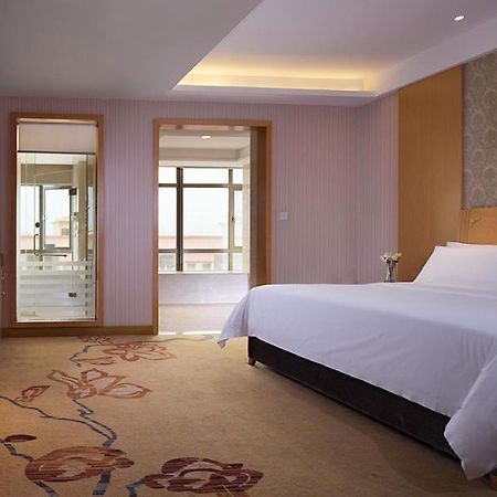 Vienna 3 Best Hotel Dongguan Liaobu Veicle City Extérieur photo